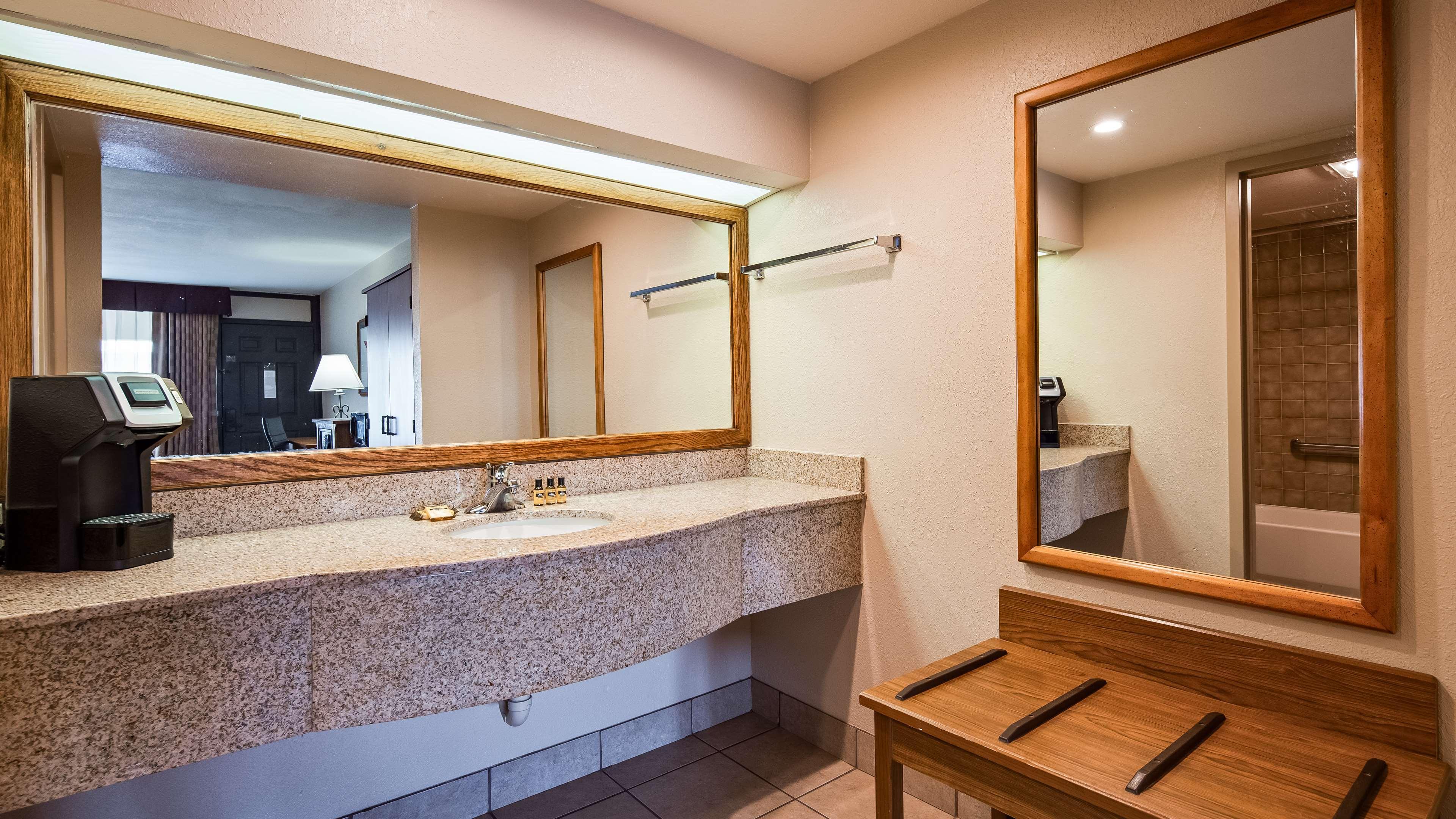 Best Western Plus Saddleback Inn And Conference Center Oklahoma City Exterior photo